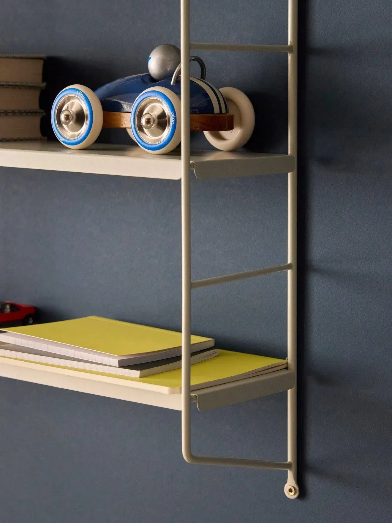 Illustration numéro 3 du produit Étagère Murale En Métal Peint Vert Doux