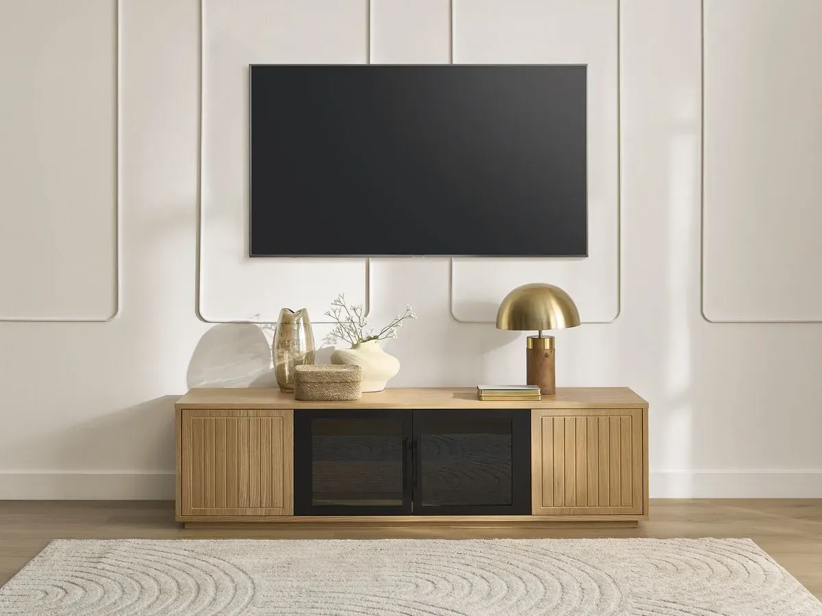 Illustration numéro 4 du produit Meuble TV 4 portes 160 cm THEMYS placage chêne massif    BOBOCHIC