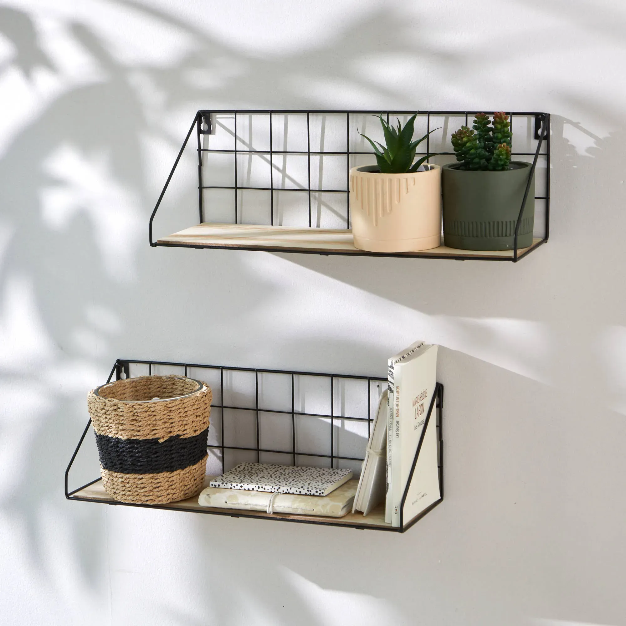 Illustration numéro 4 du produit Etagère Filaire Métal Et Bois – 1 Tablette - Blancheporte