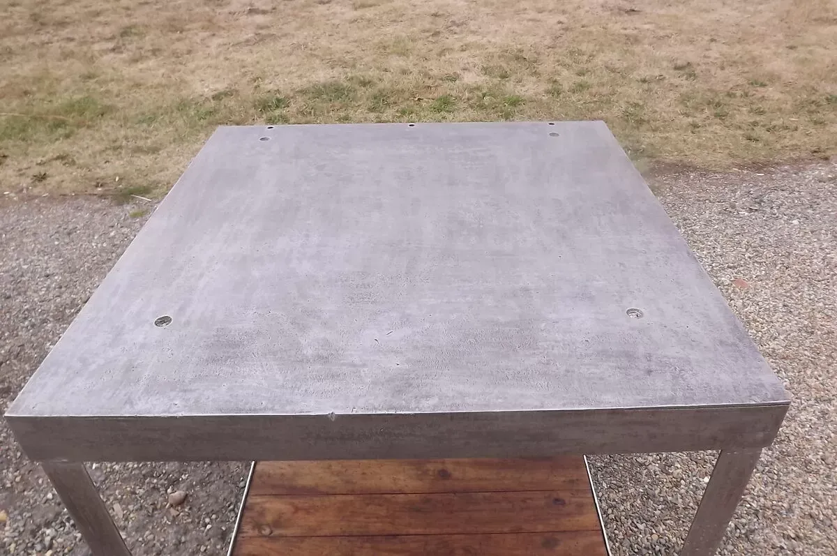 Illustration numéro 4 du produit Table industrielle fer et bois