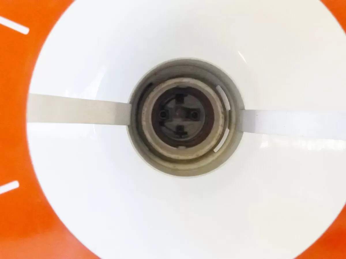 Illustration numéro 4 du produit Grand plafonnier ou applique 1950 en tôle orange et blanche vintage rockabilly 50's