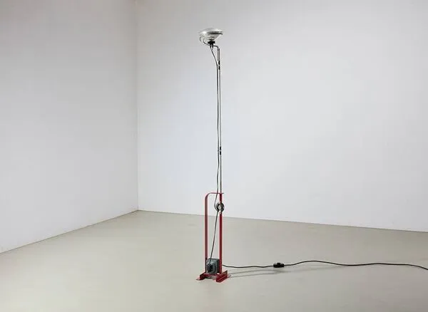 Illustration numéro 4 du produit Lampadaire Toio Achille & Pier Giacomo Castiglioni pour Flos Italie 1962
