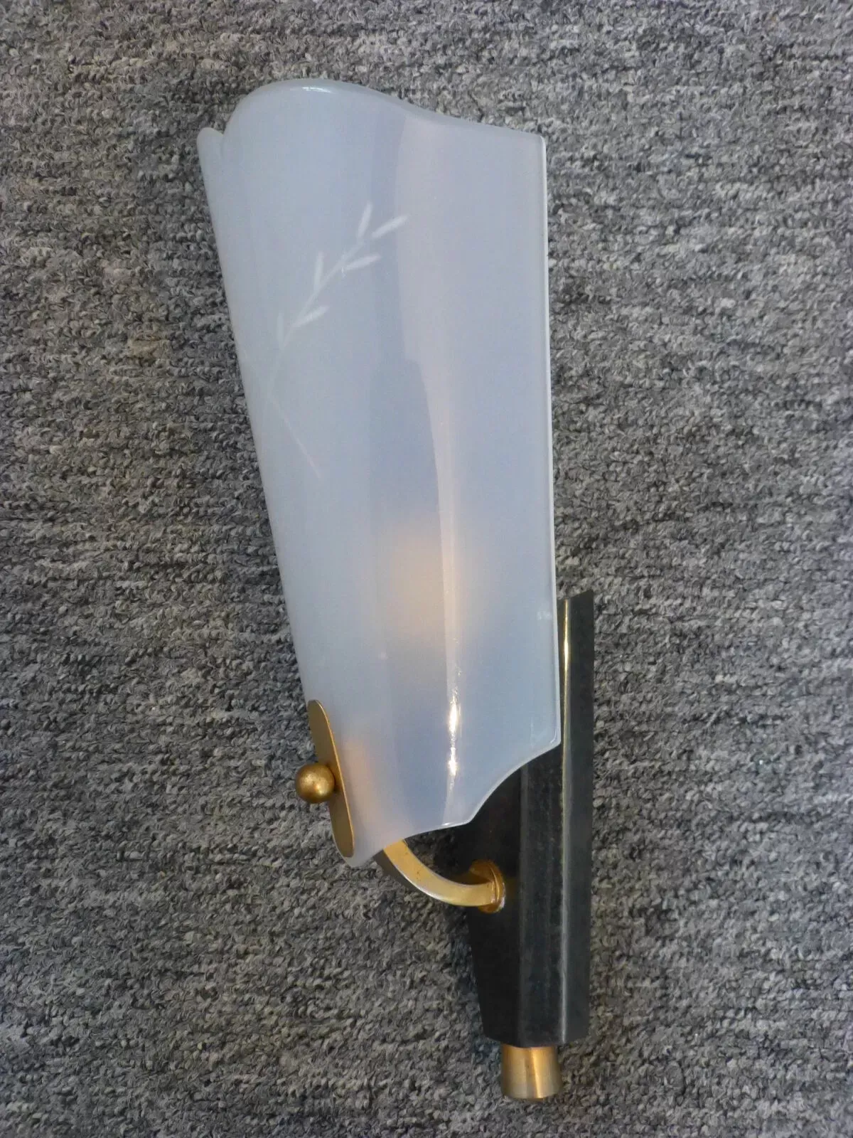 Illustration numéro 4 du produit Applique typique 1950 plexiglas aux rameaux vintage 50's