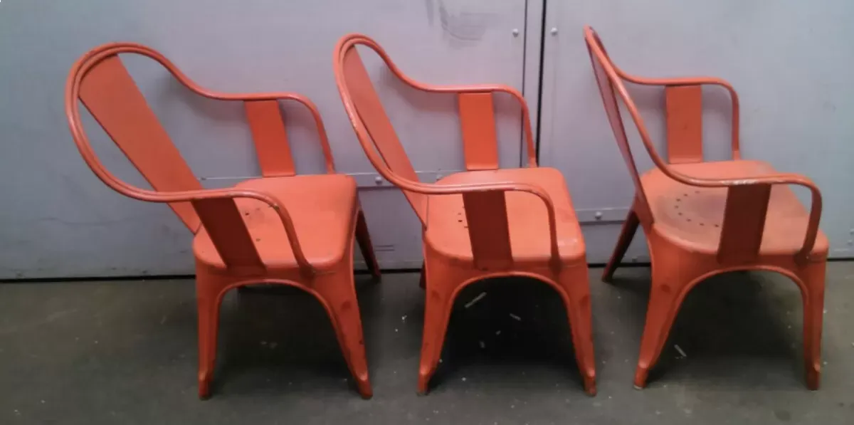 Illustration numéro 4 du produit Chaise industrielle rouge