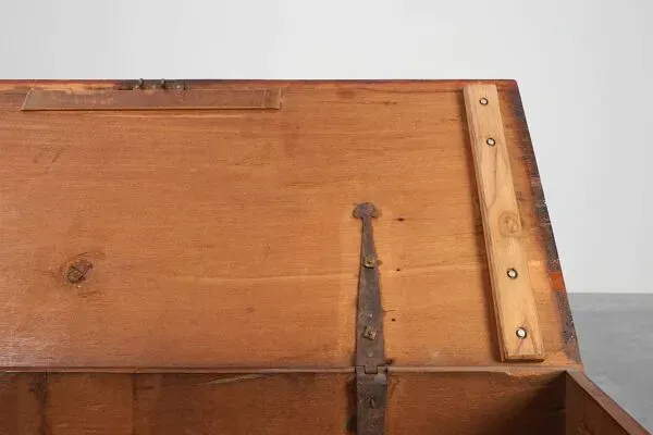 Illustration numéro 4 du produit Coffre à couvertures en teck néerlandais antique du 19ème siècle, Pays-Bas