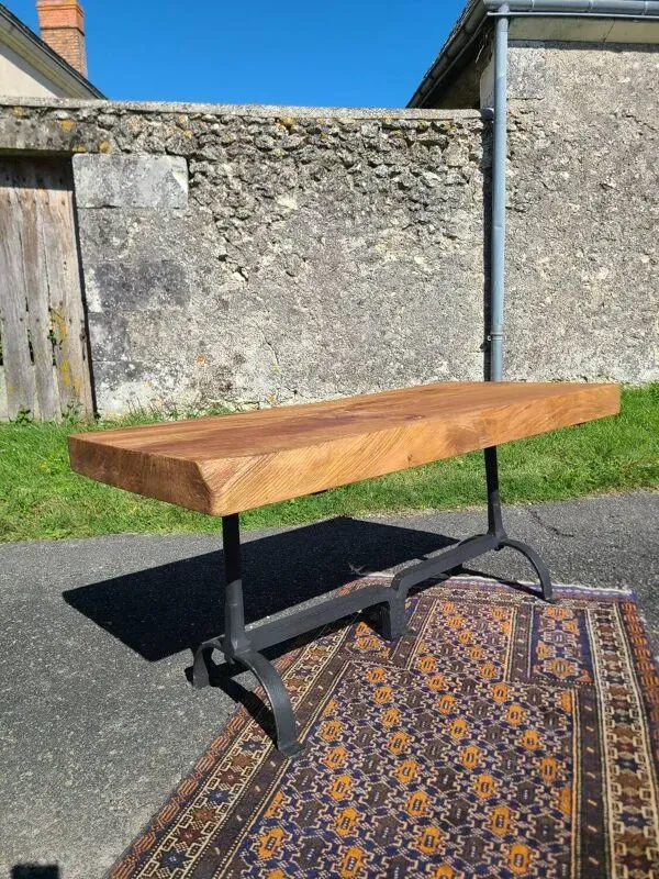 Illustration numéro 4 du produit Table basse brutaliste, art populaire année 20