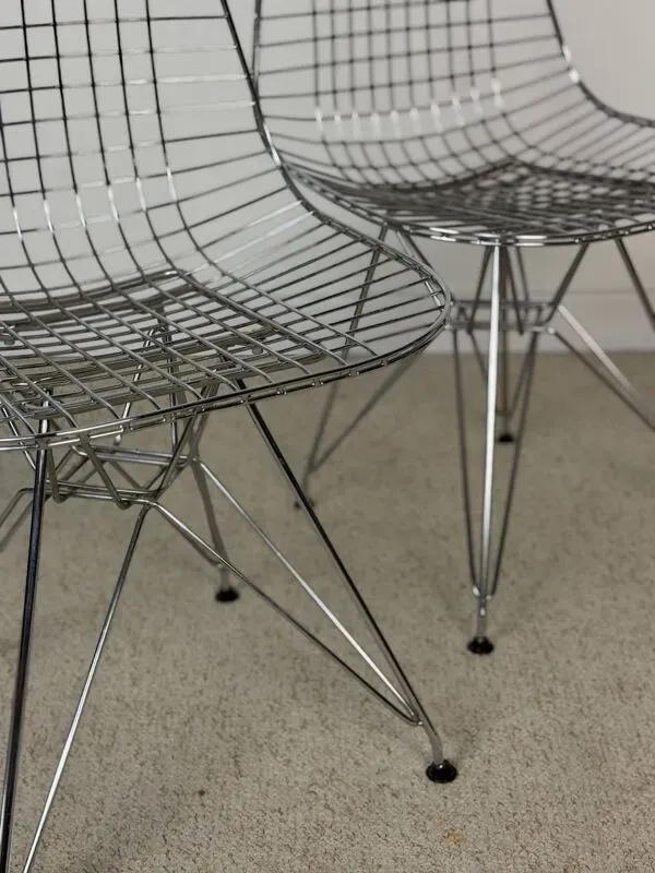 Illustration numéro 4 du produit Chaises filaires chromées vintage