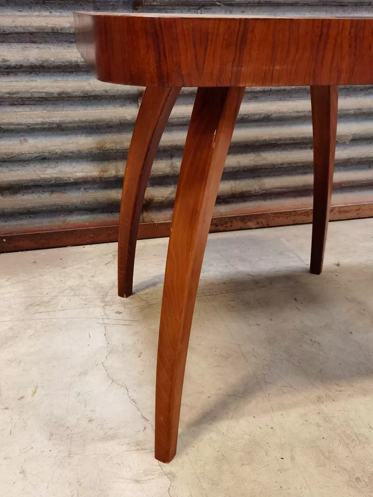 Illustration numéro 4 du produit Table H 259 Spider Jindřich Halabala pour Up Zavody