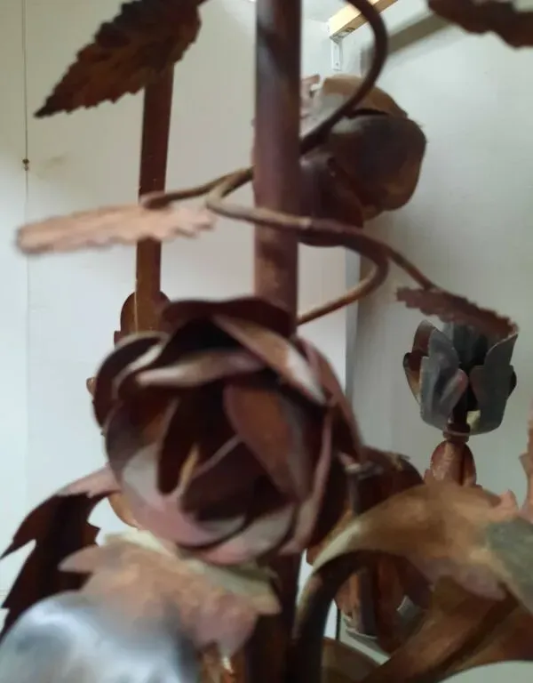 Illustration numéro 4 du produit Lustre en tole à motif flloral