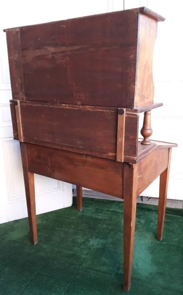 Illustration numéro 4 du produit Bureau à pente avec trieur, tiroirs et casiers de rangement