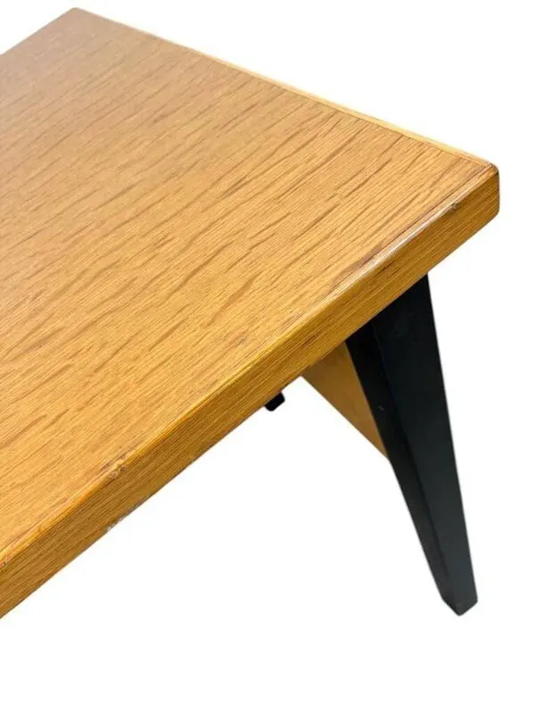 Illustration numéro 4 du produit Bureau en bois vintage avec cadre en acier noir