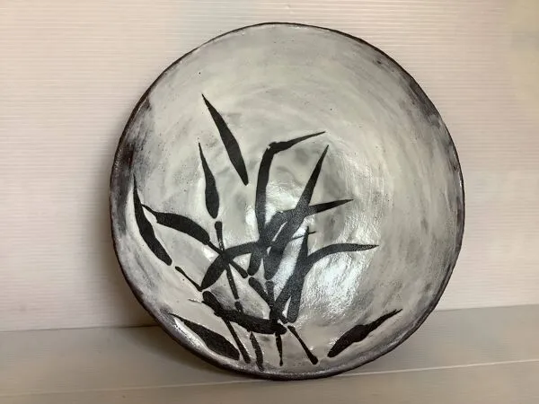 Illustration numéro 4 du produit Grand vide poche céramique signée