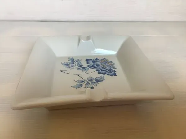 Illustration numéro 4 du produit Vide poche cendrier fleurs Philippe Deshoulières