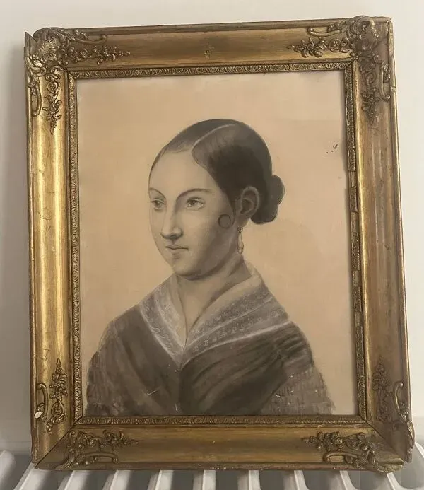 Illustration numéro 4 du produit Portrait de jeune femme au fusain, école française vers 1840