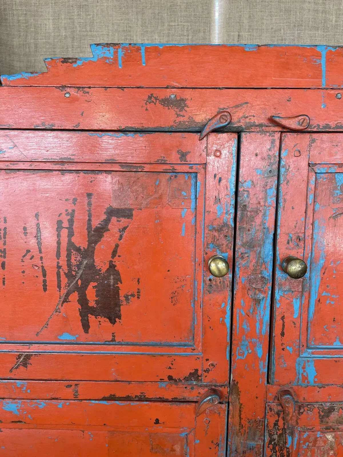 Illustration numéro 4 du produit Cabinet à casiers en teck laqué rouge