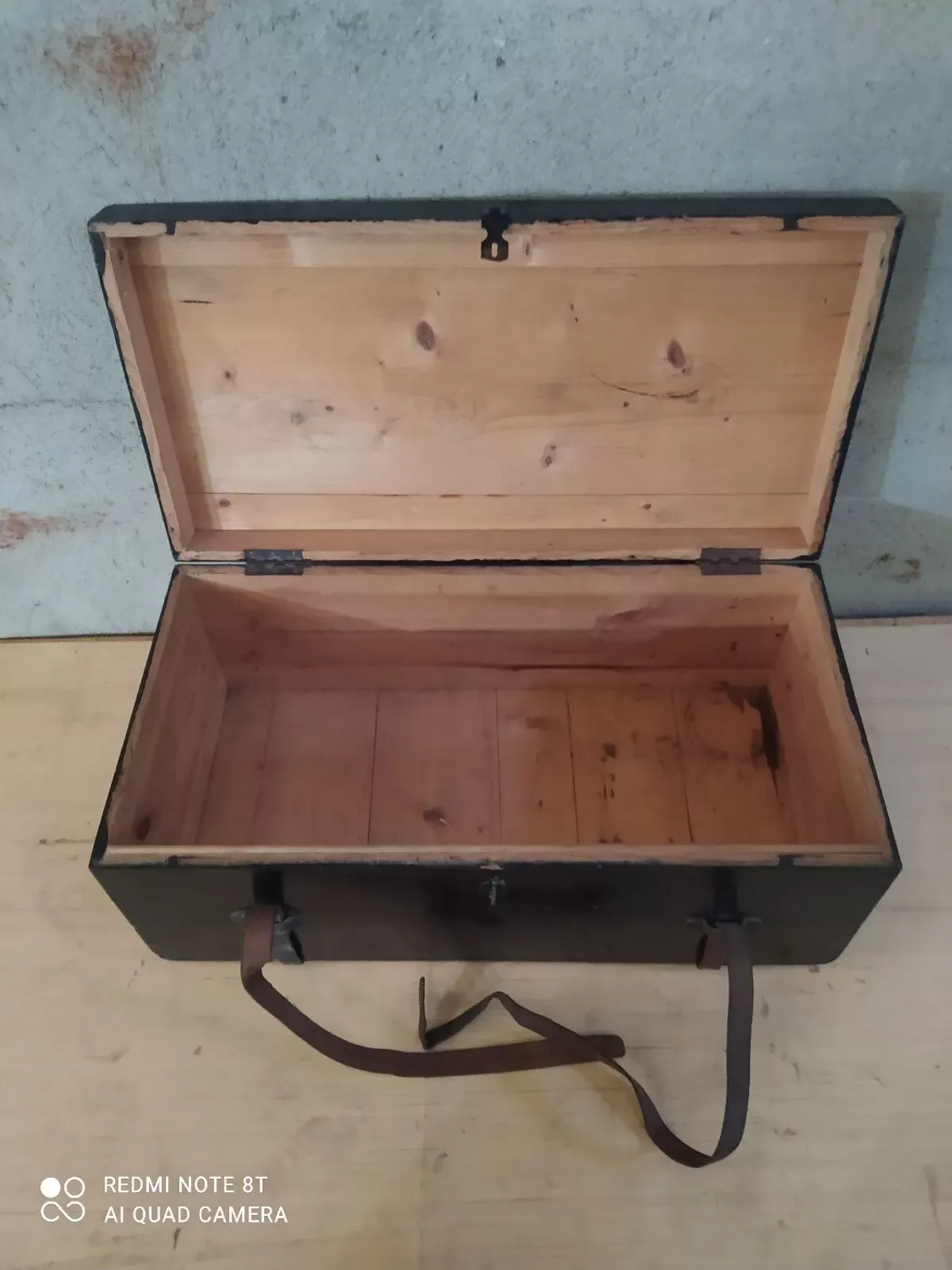 Illustration numéro 4 du produit Caisse en bois vintage