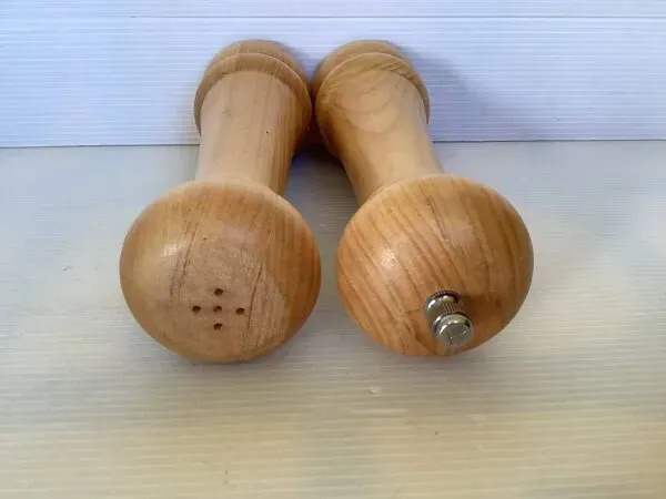 Illustration numéro 4 du produit Sel et poivre