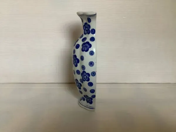 Illustration numéro 4 du produit Bouquetière vase fleurs bleues