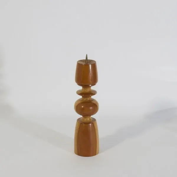Illustration numéro 4 du produit Bougeoir en bois massif tourné et laiton