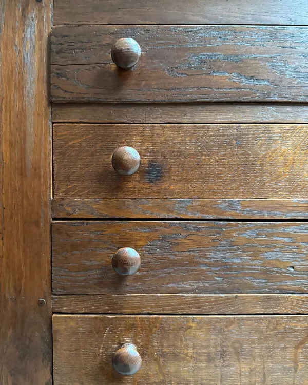 Illustration numéro 4 du produit Meuble de métier à tiroirs (rénové)