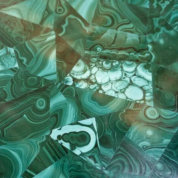 Illustration numéro 4 du produit Console en malachite et métal noir