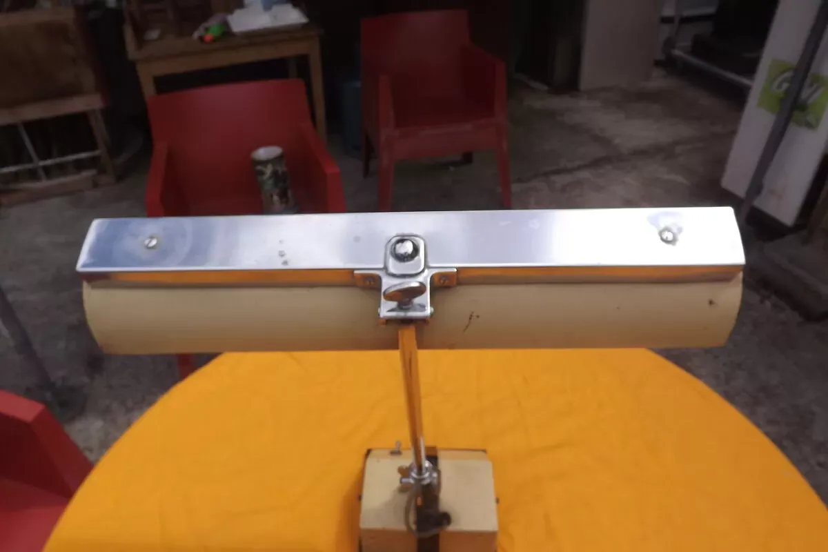 Illustration numéro 4 du produit Lampe de Bureau Industrielle Année 50