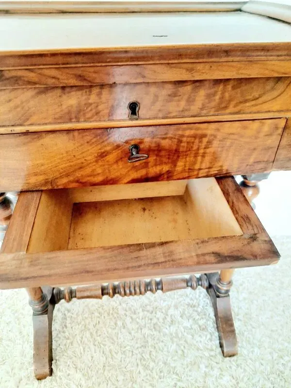 Illustration numéro 4 du produit Petit meuble/chevet vintage