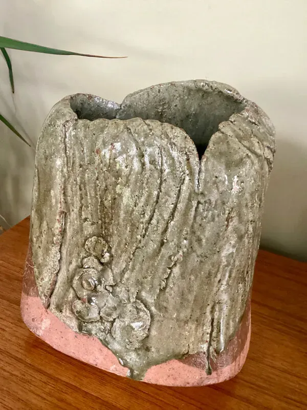 Illustration numéro 4 du produit Vase en terre cuite émaillée