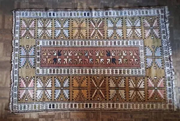 Illustration numéro 4 du produit Tapis oriental  Fait main de forme rectangulaire datant des années 1960 en 100% Laine