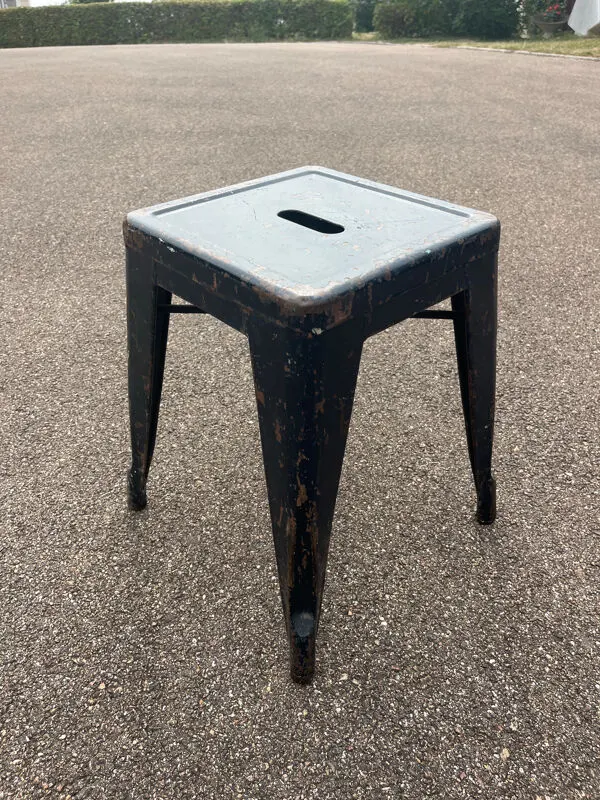 Illustration numéro 4 du produit Ancien tabouret tolix industriel par Xavier Pauchard pour armée de l’air, 1950