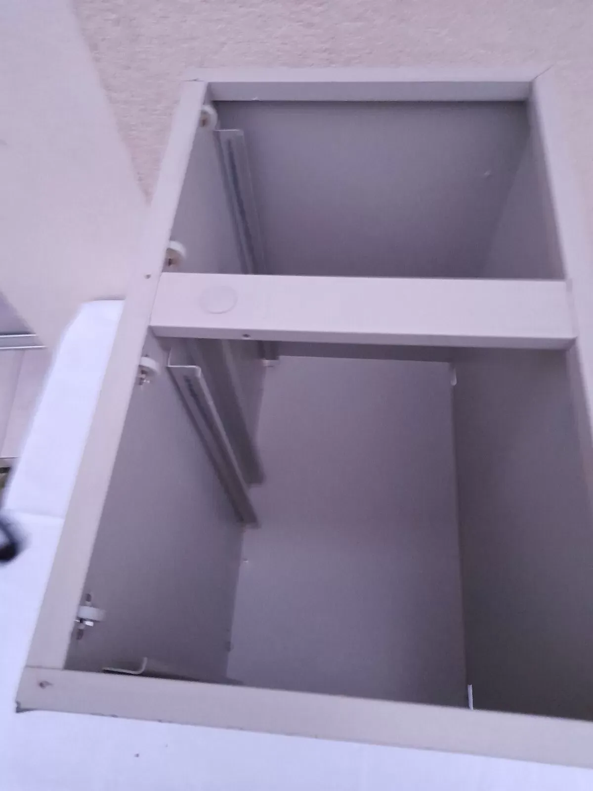 Illustration numéro 4 du produit Meuble métal 2 tiroirs loft industriel années 70