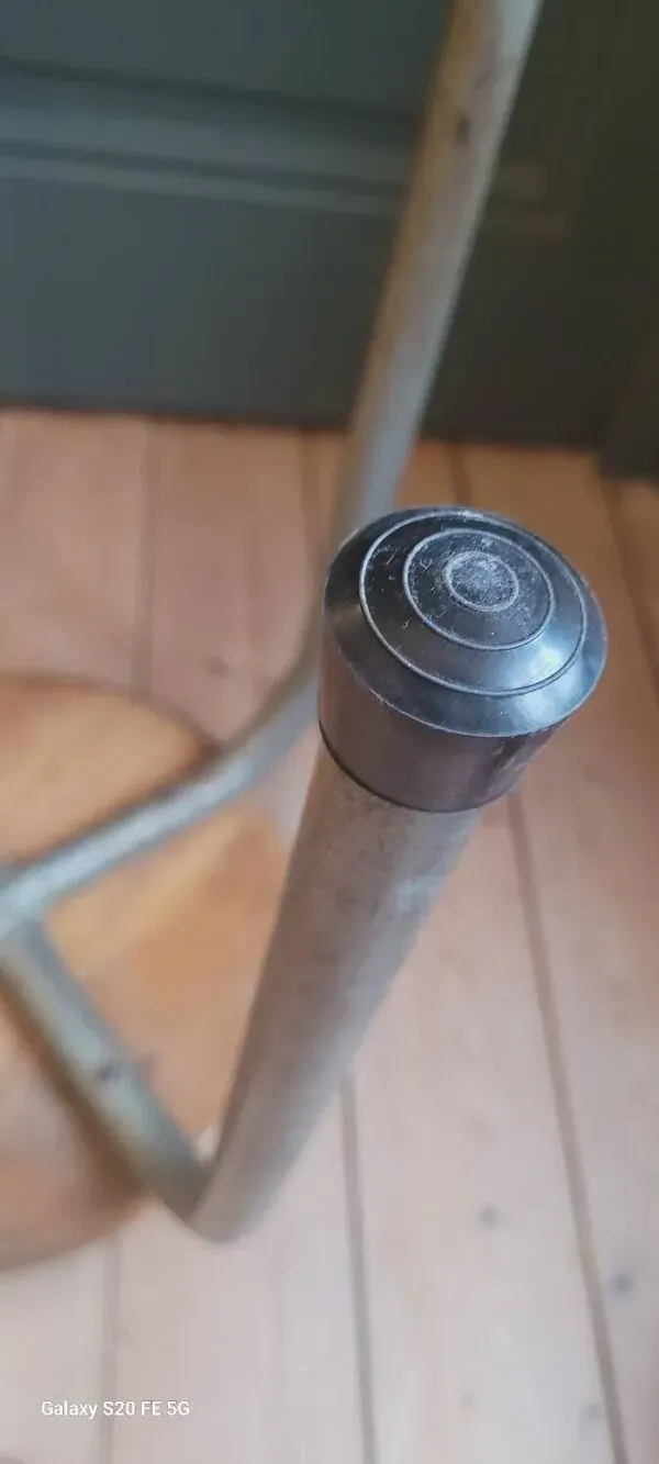 Illustration numéro 4 du produit Tabouret d'école 60's