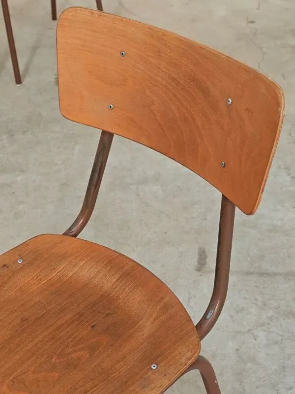 Illustration numéro 4 du produit Lot de 4 chaises d'école tchèque style Mullca