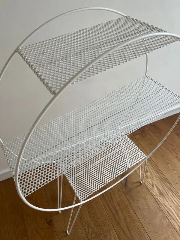 Illustration numéro 4 du produit Étagère circulaire en métal laqué blanc – années 80–90