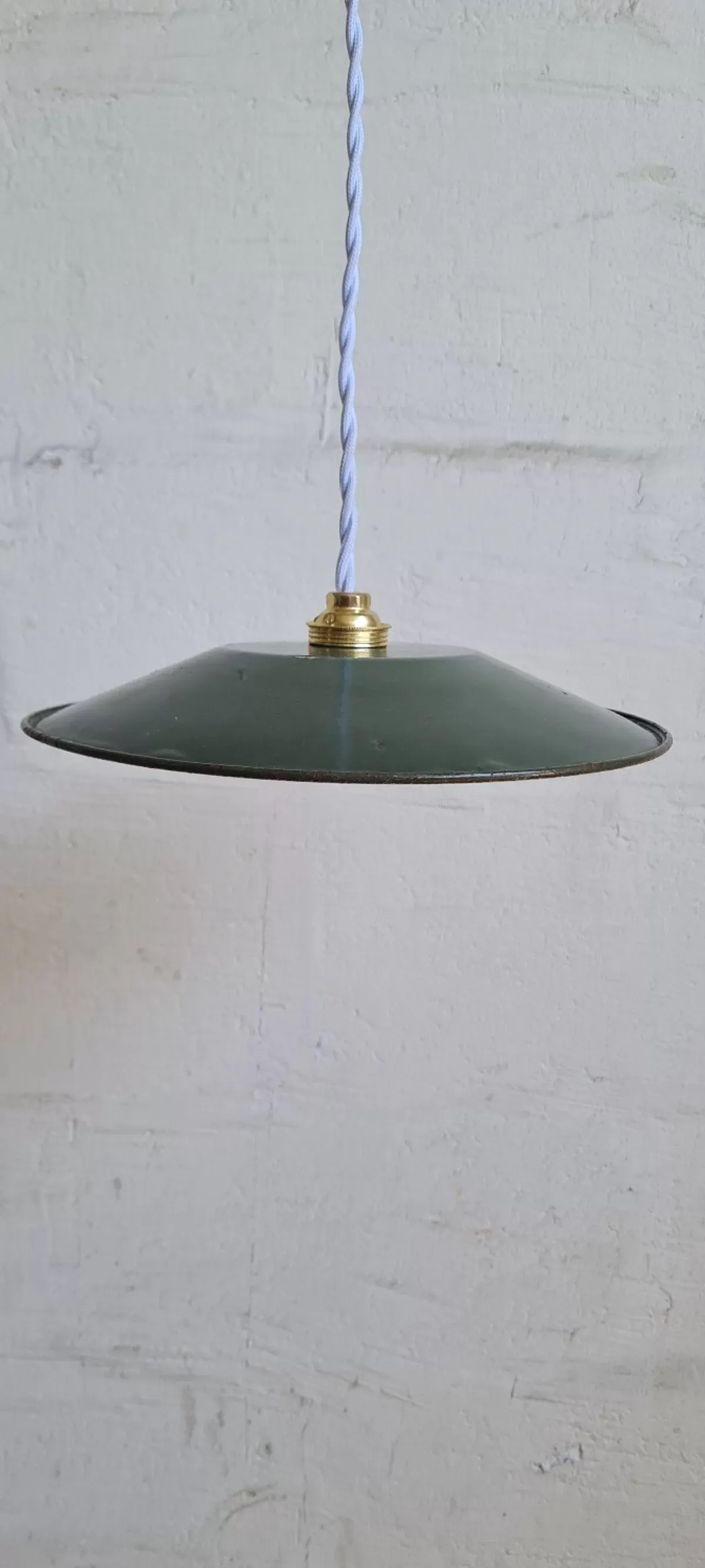 Illustration numéro 4 du produit Suspension en tôle émaillée verte