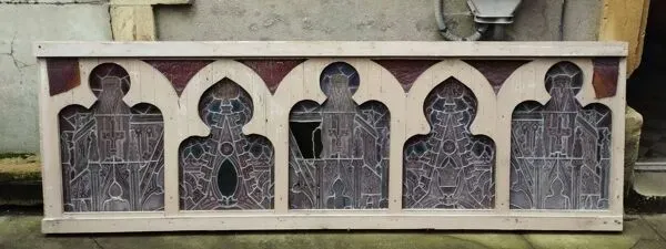 Illustration numéro 4 du produit Grand cadre en bois massif composé de 5 niches en vitraux