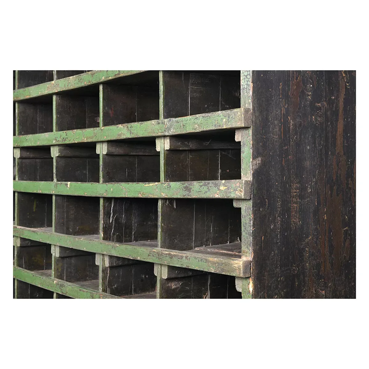 Illustration numéro 4 du produit Meuble d’atelier en bois à 60 casiers