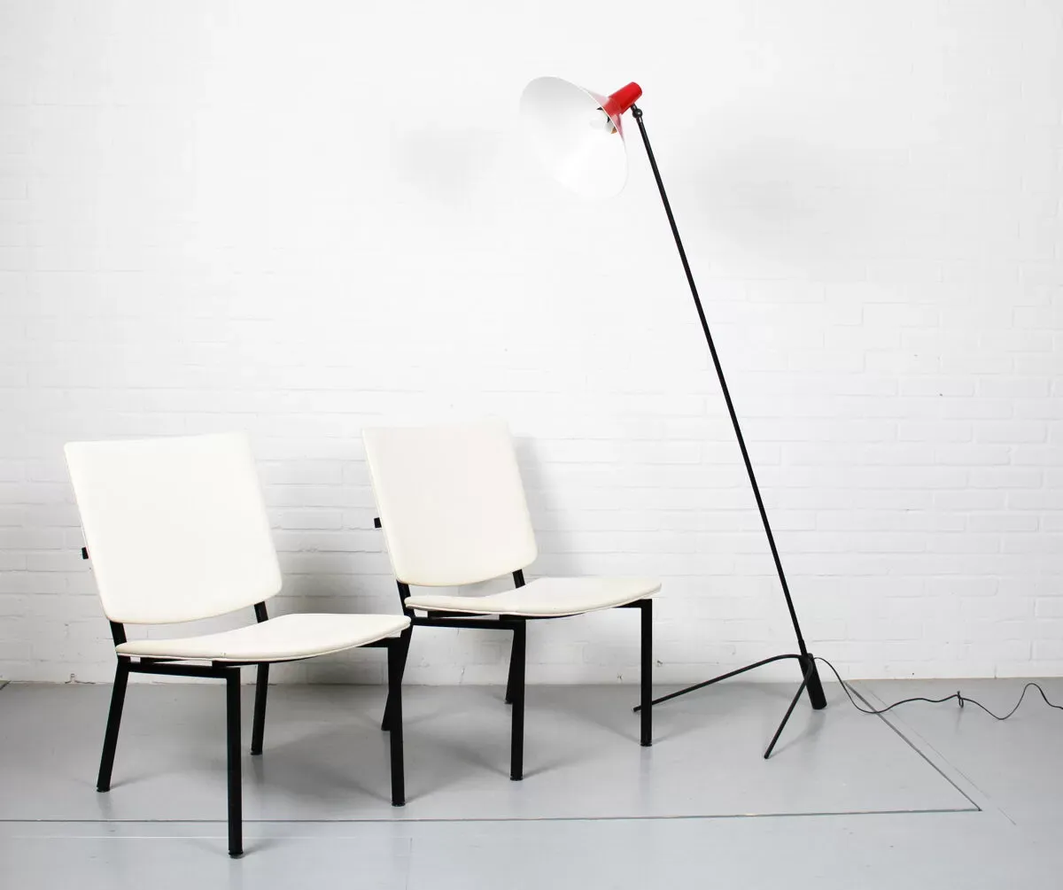 Illustration numéro 4 du produit Ensemble de 2 chaises industrielles minimalistes de cadre de tube de métal noir, des années 60