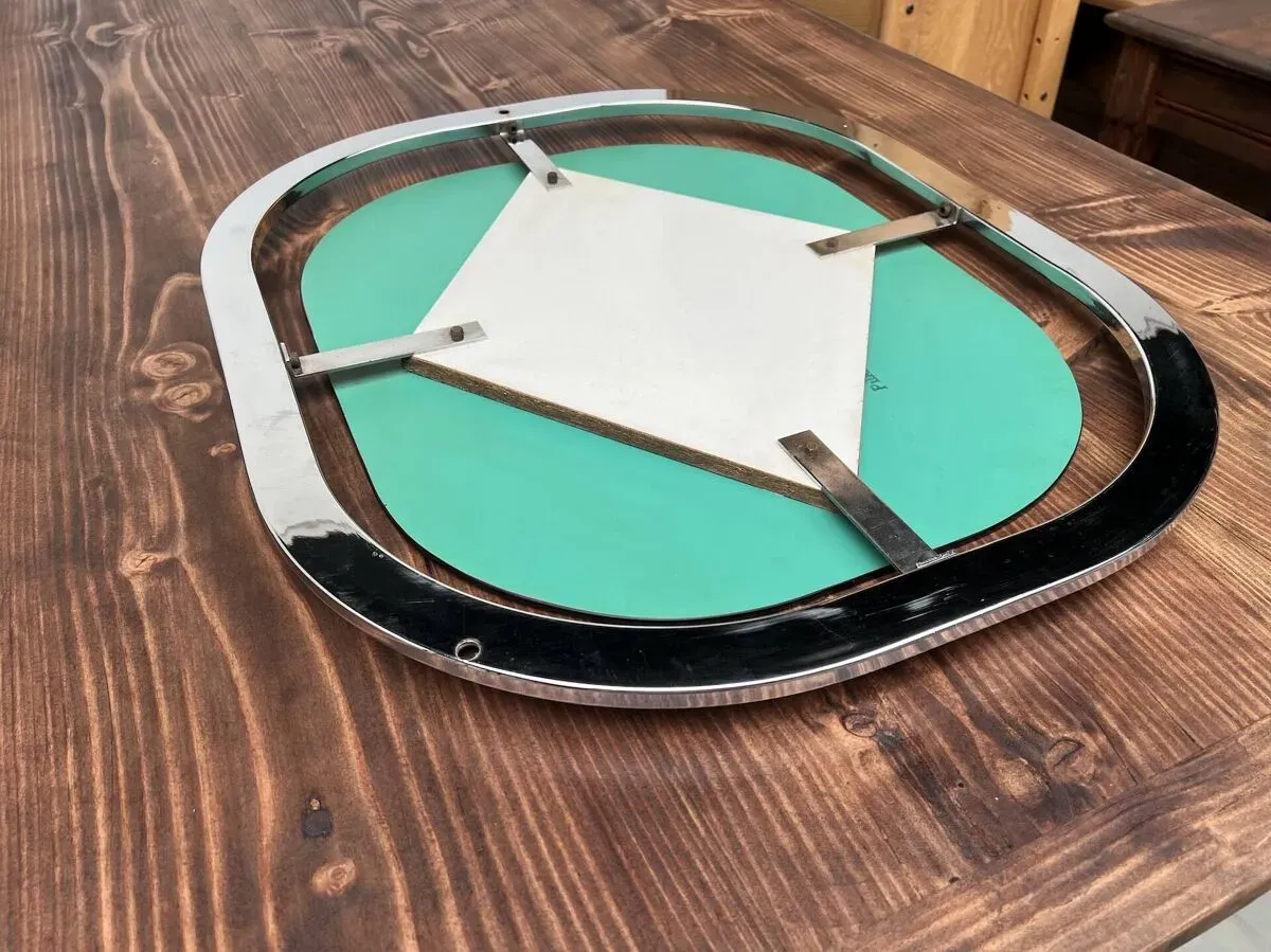 Illustration numéro 4 du produit Miroir Bauhaus en acier chromé