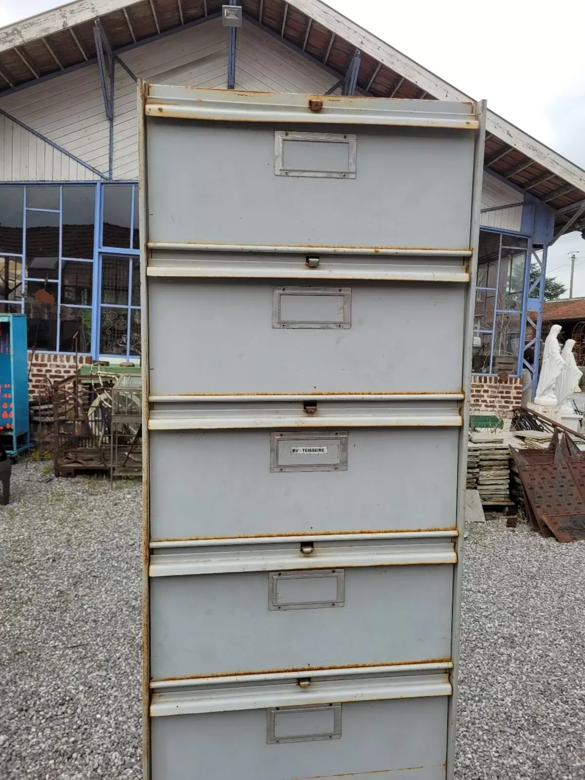 Illustration numéro 4 du produit Meuble de métier en fer a clapets