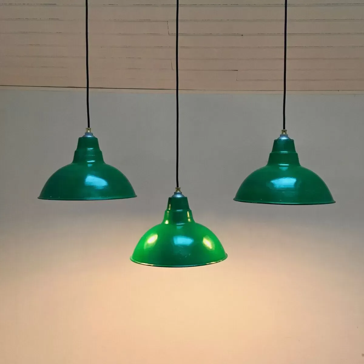 Illustration numéro 4 du produit Suspension industrielle 1970