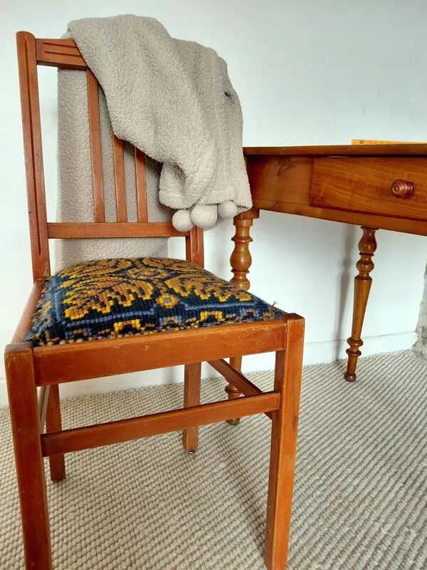 Illustration numéro 4 du produit Chaise bistrot Fischel ''Indislocables'' bois massif années 40-50