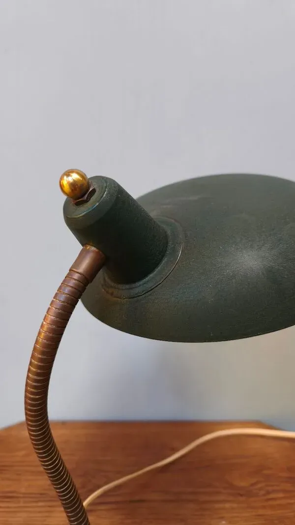 Illustration numéro 4 du produit Lampe de bureau ''Gooseneck'', 1950