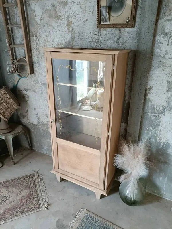 Illustration numéro 4 du produit Bonnetière vitrine