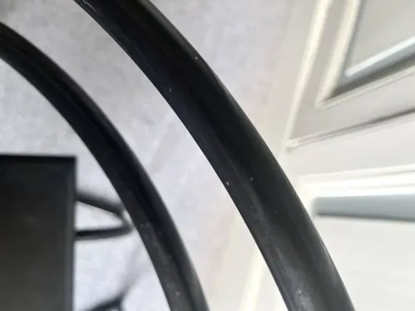 Illustration numéro 4 du produit Ensemble de 4 chaises Latonda de Mario Botta pour Alias 1986, rare version avec l'assise en cuir