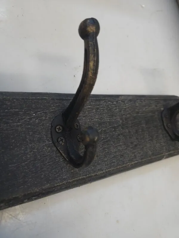 Illustration numéro 4 du produit Porte manteaux mural avec 4 patères