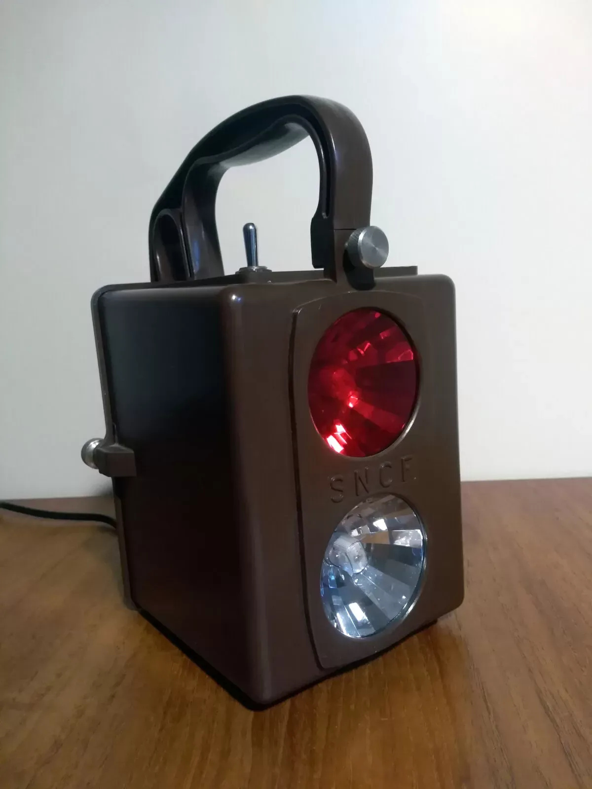 Illustration numéro 4 du produit Lanterne industrielle SNCF LED 220v