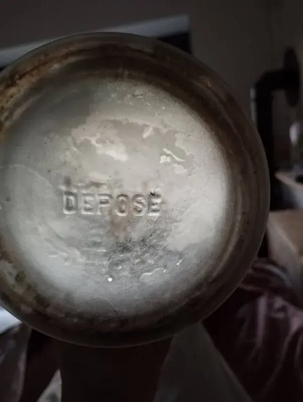 Illustration numéro 4 du produit Vase Art nouveau en verre gravé à l’acide, décor vigne, signé Prios