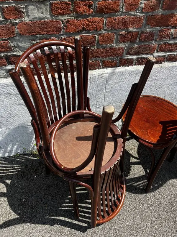 Illustration numéro 4 du produit Lot 4 chaises bistrot à barreaux anciennes style Thonet
