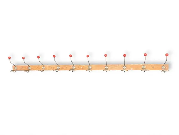 Illustration numéro 4 du produit porte-manteau d'école / vestiaire 10 patères à boules rouges